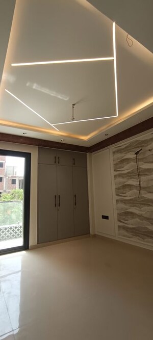 Room in 3 BHK Builder Floor at BPTP District 3, Sector 85 – for Sale