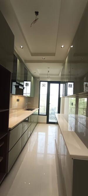 Kitchen in 3 BHK Builder Floor at BPTP District 3, Sector 85 – for Sale