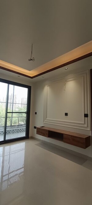 Room in 3 BHK Builder Floor at BPTP District 3, Sector 85 – for Sale