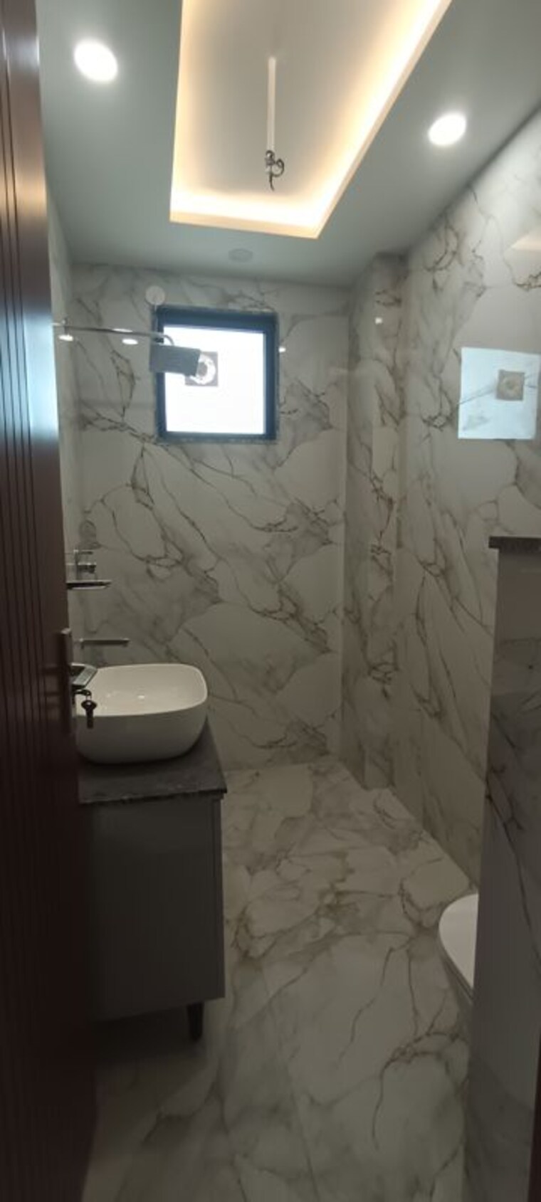 Bathroom, bptp-district-3 3 Bedroom 180 Sq.Yd. Builder Floor In Sector 85 Faridabad 10557497