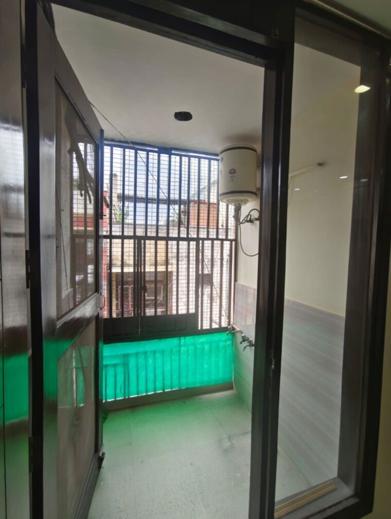 Balcony, malviya nagar 3 Bedroom 125 Sq.Yd. Builder Floor In Malviya Nagar Delhi 10557548