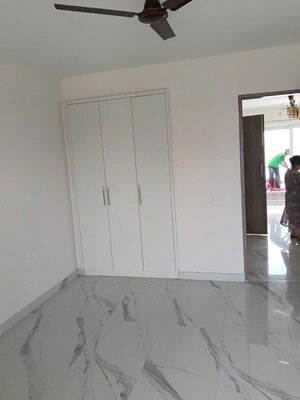 Room in 2.5 BHK Apartment at Smart World Gems, Sector 89 – for Rent