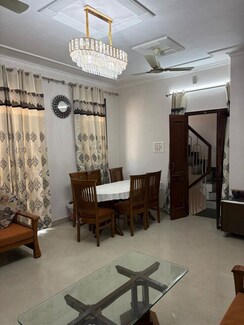 2 BHK Builder Floor For Rent in RWA Apartments Sector 40