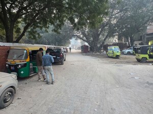 Parking in  Warehouse at JMD Gardens, Sector 33 – for Rent