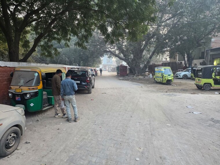  Parking, jmd-gardens Commercial Warehouse 6500 Sq.Ft. In Sector 33 Gurgaon 10557598