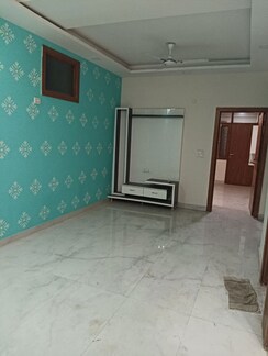 2.5 BHK + Study Room Apartment For Rent in ABCZ East Platinum