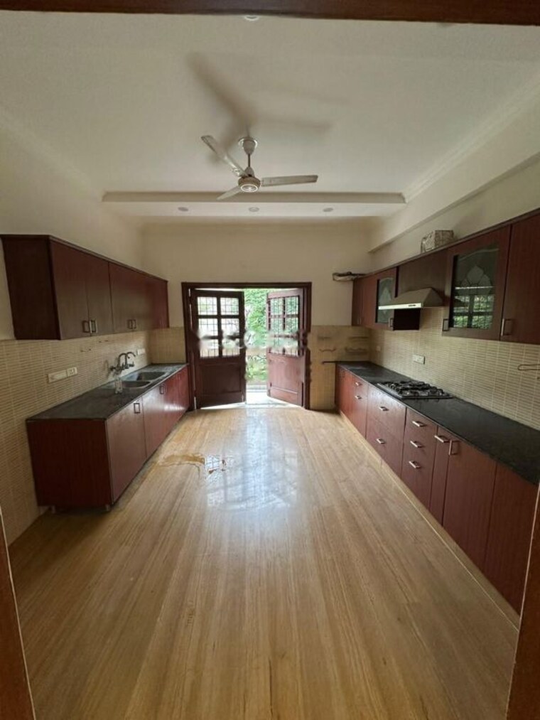 Kitchen, unitech-vista-villas 3.5 Bedroom 3200 Sq.Ft. Apartment In Sector 45 Gurgaon 10557624