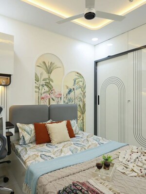 Bedroom in 4 BHK Apartment at Experion Capital, Gomti Nagar – for Rent