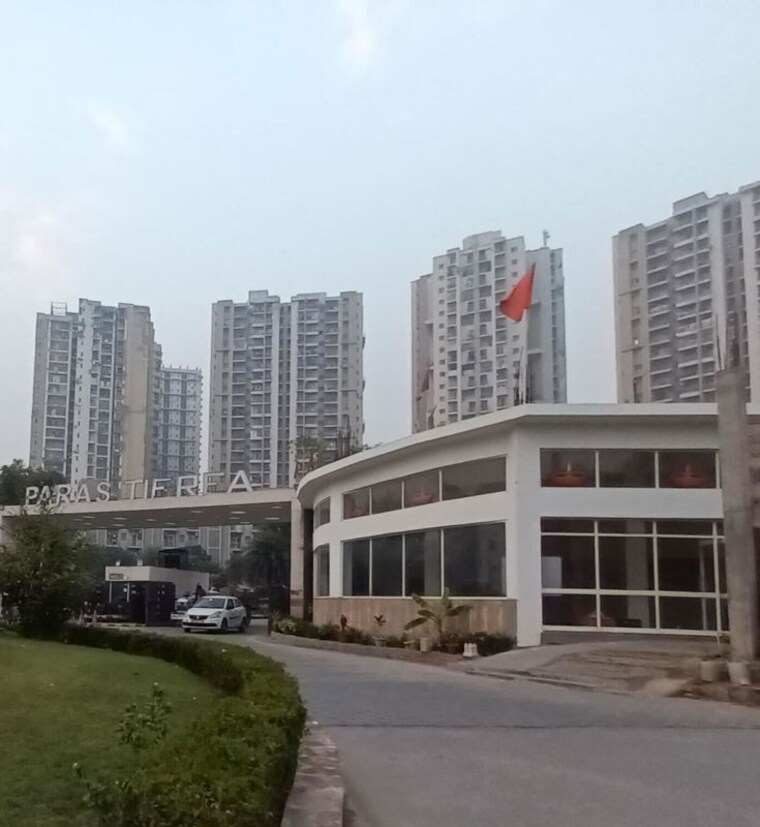 Exterior View, paras-tierea 2 Bedroom 925 Sq.Ft. Apartment In Sector 137 Noida 10557585