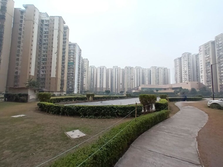 Exterior View, paras-tierea 2 Bedroom 925 Sq.Ft. Apartment In Sector 137 Noida 10557585