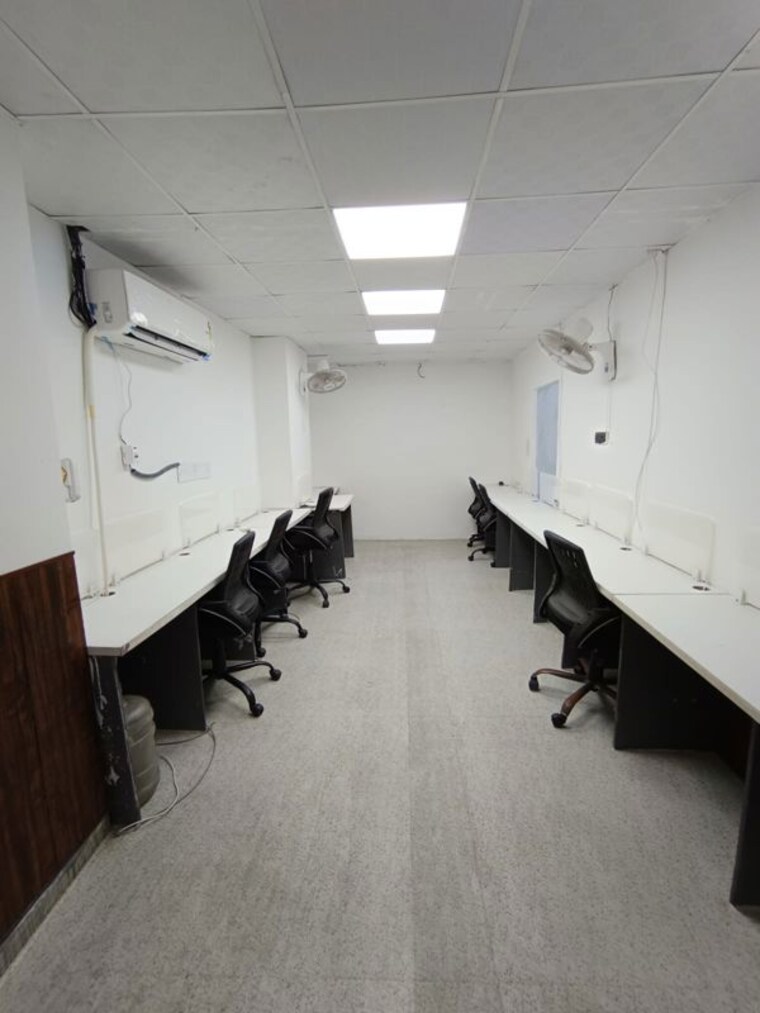 Team Area, sector 4 Commercial Office Space 1200 Sq.Ft. In Sector 4 Noida 10557629