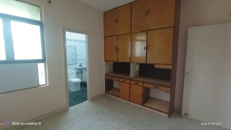 Room, eros-sterling-apartments 2 Bedroom 950 Sq.Ft. Apartment In Charmwood Village Faridabad 10557640