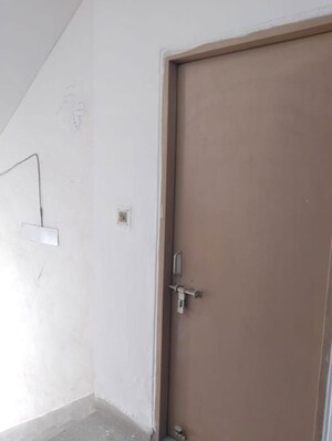 Room in 3 BHK Apartment at Aravali View Rail Vihar, Sector 56 – for Rent