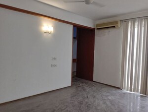 Room in 3 BHK Apartment at Aravali View Rail Vihar, Sector 56 – for Rent