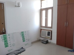 Room in 3 BHK Apartment at Aravali View Rail Vihar, Sector 56 – for Rent