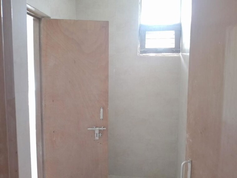 Bathroom, aravali-view-rail-vihar 3 Bedroom 2400 Sq.Ft. Apartment In Sector 56 Gurgaon 10557590