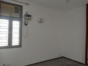 Room in 3 BHK Apartment at Aravali View Rail Vihar, Sector 56 – for Rent