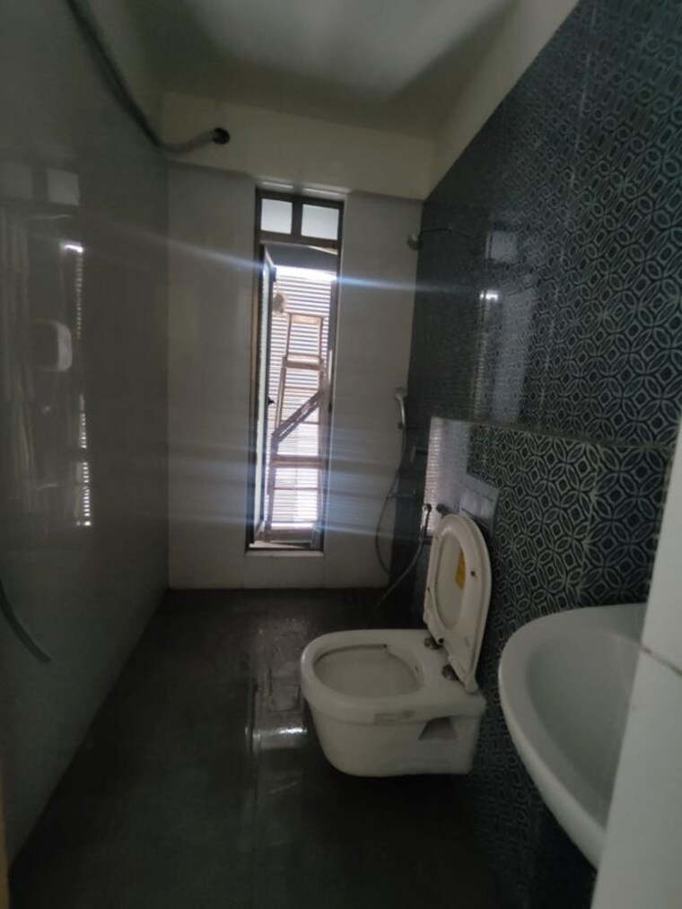 Bathroom, raj-infinia 3 Bedroom 1100 Sq.Ft. Apartment In Malad West Mumbai 10557661
