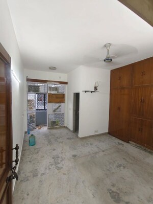 Room in 2 BHK Builder Floor at Malviya Nagar – for Rent