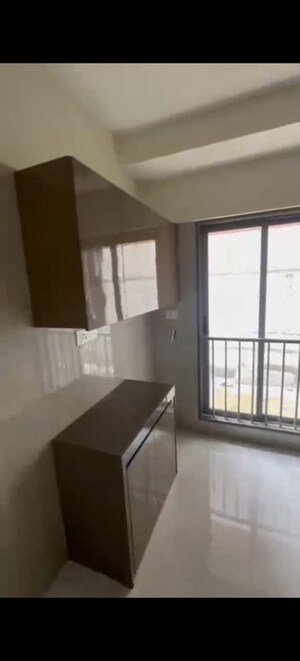 Room in 1 BHK Apartment at Veena Synergy, Andheri East – for Rent