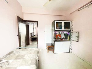 Room in 3 BHK Apartment at Naranpura – for Sale