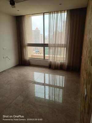 Room in 3 BHK Apartment at Hiranandani Estate, Ghodbunder Road – for Rent
