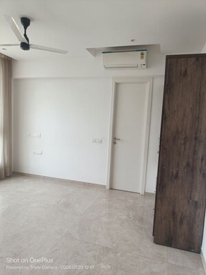 Room in 3 BHK Apartment at Hiranandani Estate, Ghodbunder Road – for Rent