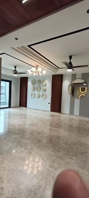 Room in 4 BHK Builder Floor at Parklands, Sector 85 – for Sale