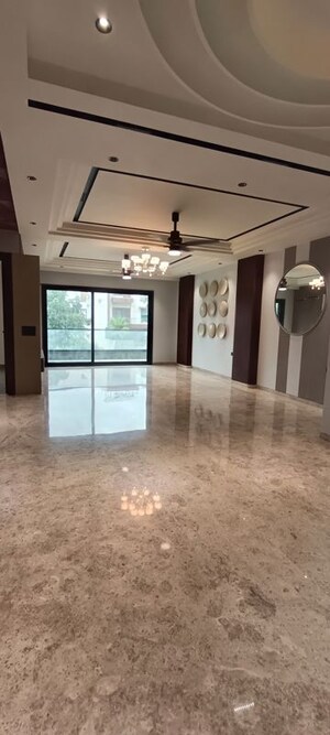 Room in 4 BHK Builder Floor at Parklands, Sector 85 – for Sale