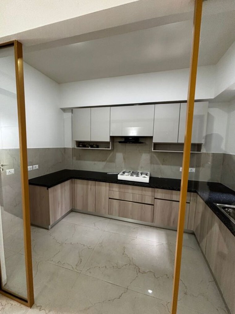 Kitchen, smart-world-orchard 3 Bedroom 1650 Sq.Ft. Apartment In Sector 61 Gurgaon 10557827