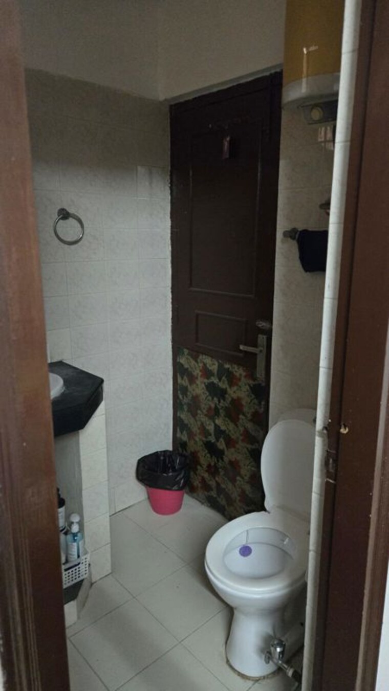 Bathroom, kohli-one-malibu-town-plot 3 Bedroom 240 Sq.Ft. Builder Floor In Sector 47 Gurgaon 10557825