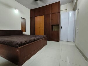 Room in 1 BHK Apartment at Green Field B CHS LTD, Andheri East – for Rent