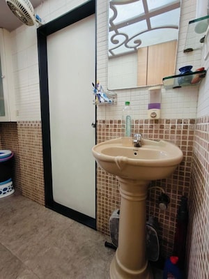 Bathroom in 3 BHK Apartment at Sindhi Society, Chembur – for Sale