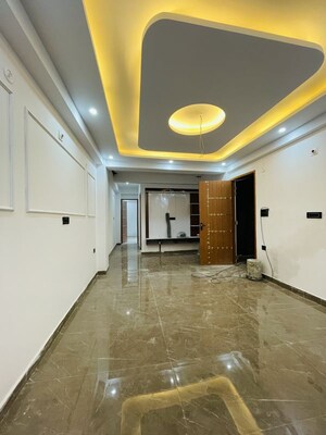 Room in 3 BHK Builder Floor at Sector 73 – for Sale