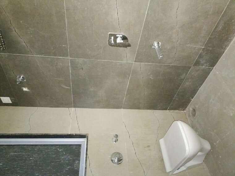 Bathroom, shiv-krupa-chs-malad-east 1 Bedroom 421 Sq.Ft. Apartment In Malad East Mumbai 10557879
