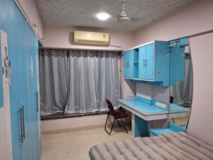 Team Area in 2 BHK Apartment at Shagun CHS, Malad East – for Rent