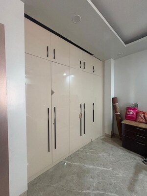 Room in 3 BHK Apartment at New Palam Vihar Phase 2 – for Rent