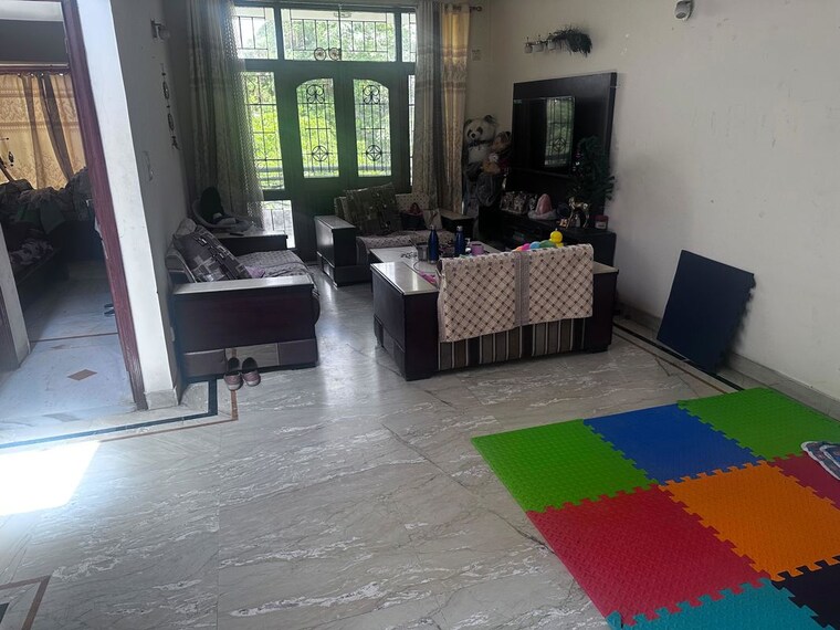 Living Room, uppal-southend 3 Bedroom 311 Sq.Yd. Builder Floor In Sector 49 Gurgaon 10557937