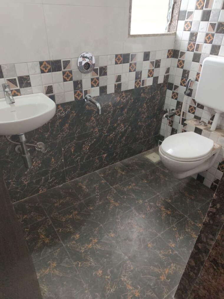 Bathroom, thane east 2 Bedroom 581 Sq.Ft. Apartment In Thane East Thane 10557881