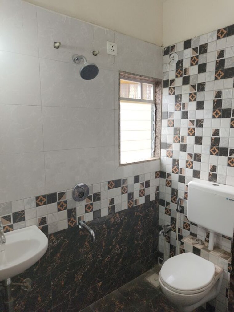 Bathroom, thane east 2 Bedroom 581 Sq.Ft. Apartment In Thane East Thane 10557881