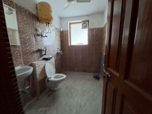 Bathroom in 2.5 BHK Builder Floor at Kohli One Malibu Town, Sector 47 – for Rent
