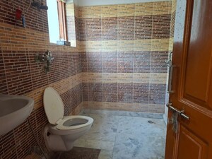 Bathroom in 2.5 BHK Builder Floor at Kohli One Malibu Town, Sector 47 – for Rent