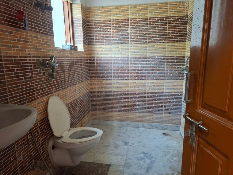 Bathroom, kohli-one-malibu-town 2.5 Bedroom 275 Sq.Ft. Builder Floor In Sector 47 Gurgaon 10557996