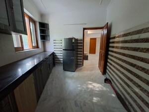 Kitchen in 2.5 BHK Builder Floor at Kohli One Malibu Town, Sector 47 – for Rent