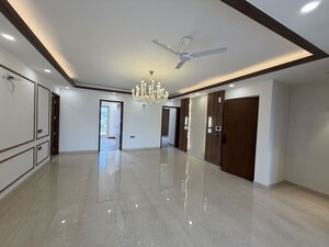 Room in 4 BHK Builder Floor at Palam Vihar Residents Association, Palam Vihar – for Rent