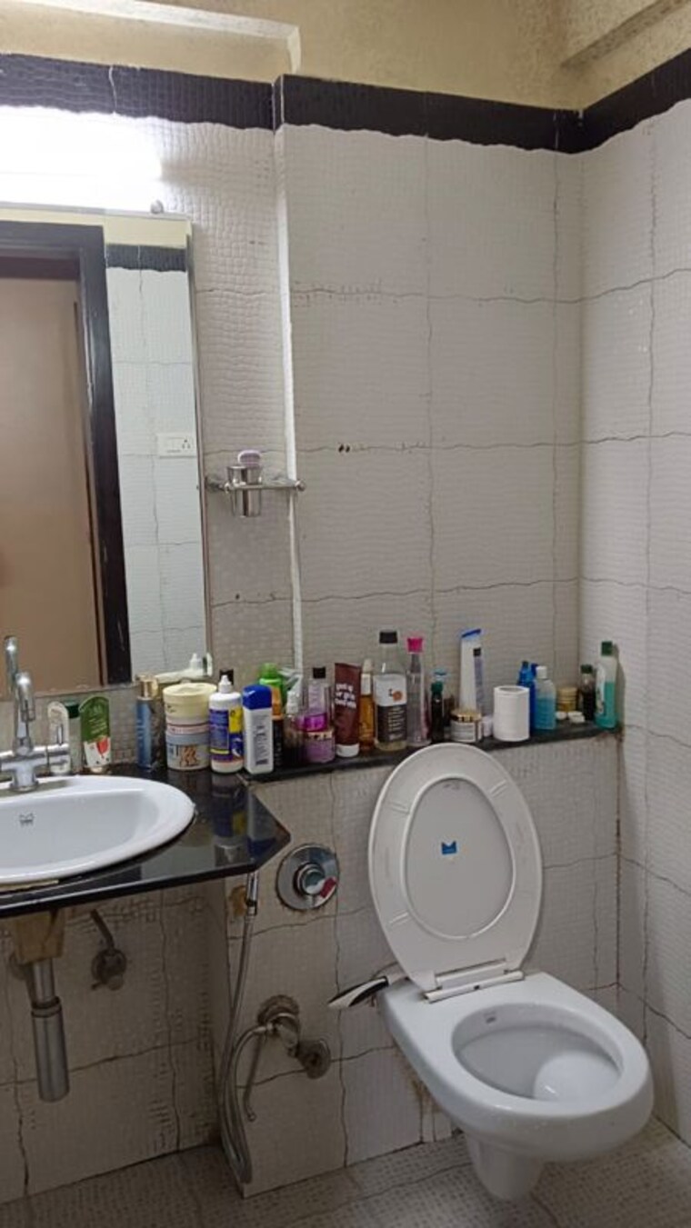 Bathroom, sheth-konark-splendour 2 Bedroom 850 Sq.Ft. Apartment In Wadgaon Sheri Pune 10558036