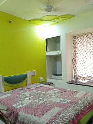 Bedroom in 2 BHK Apartment at Swapnalok Towers, Malad East – for Rent