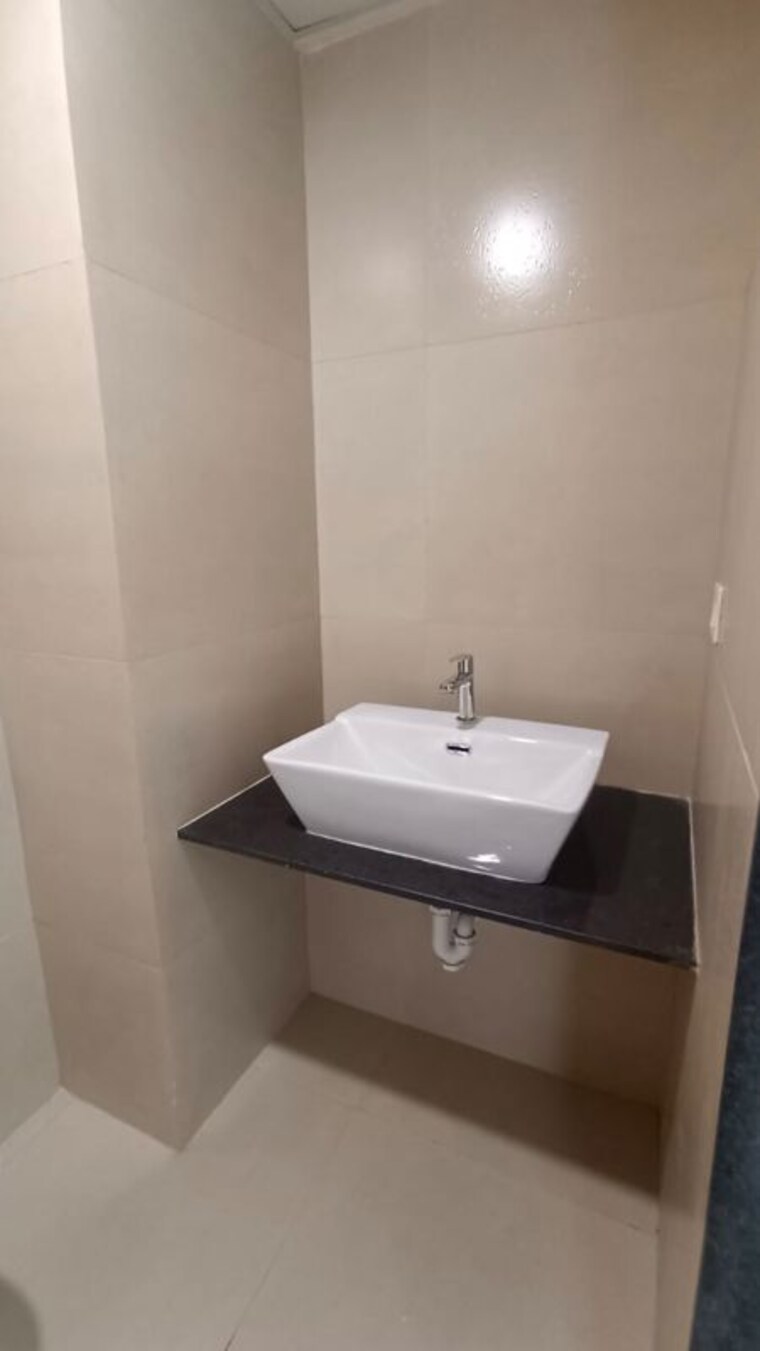 Bathroom, vilas-javdekar-indilife Studio 240 Sq.Ft. Apartment In Wakad Pune 10558044