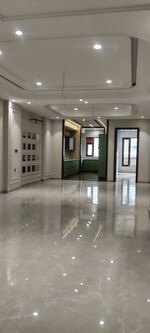 4 BHK + Prayer Room,Servant Room 270 Sq.Yd. Builder Floor in Sector 89