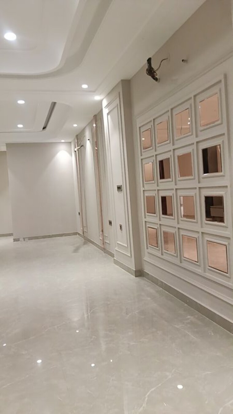 Balcony, sector 89 4 Bedroom 270 Sq.Yd. Builder Floor In Sector 89 Faridabad 10558066